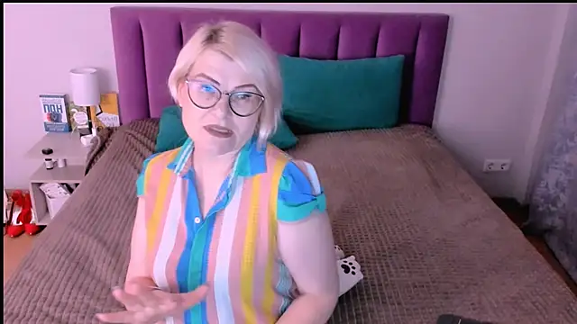 Snapshot of sabrinamacmarren chatting on November 2025 01:55:01 PM sabrinamacmarren online show from November 2025 01:55:01 PM