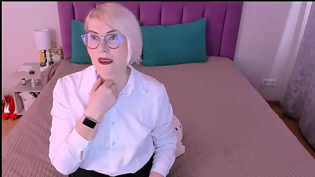 Snapshot of sabrinamacmarren chatting on November 2025 07:57:01 AM sabrinamacmarren online show from November 2025 07:57:01 AM