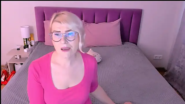 Snapshot of sabrinamacmarren chatting on November 2025 06:35:01 AM sabrinamacmarren online show from November 2025 06:35:01 AM