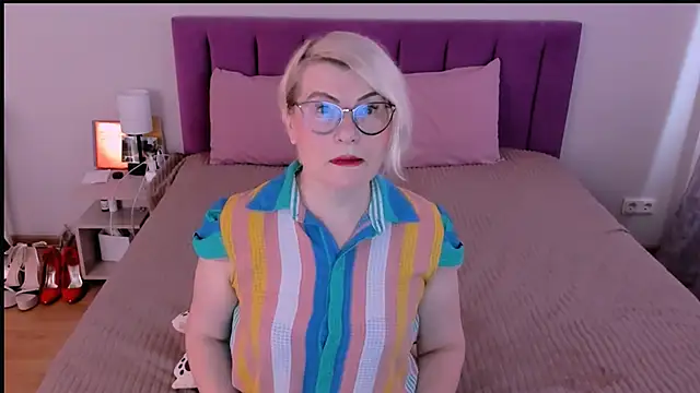 Snapshot of sabrinamacmarren chatting on November 2025 09:53:02 AM sabrinamacmarren online show from November 2025 09:53:02 AM