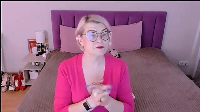 Snapshot of sabrinamacmarren chatting on November 2025 07:55:01 AM sabrinamacmarren online show from November 2025 07:55:01 AM