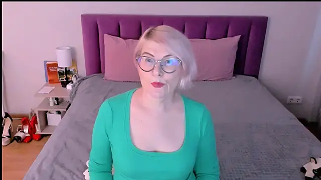 Snapshot of sabrinamacmarren chatting on December 2025 07:35:01 AM sabrinamacmarren online show from December 2025 07:35:01 AM