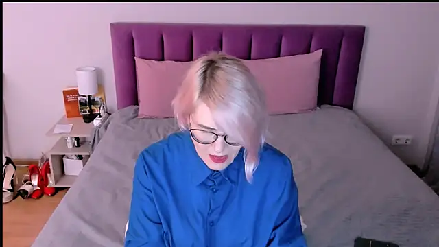 Snapshot of sabrinamacmarren chatting on December 2025 01:39:01 PM sabrinamacmarren online show from December 2025 01:39:01 PM