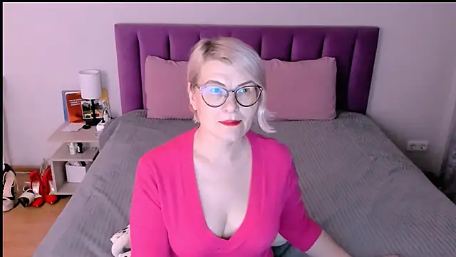 Snapshot of sabrinamacmarren chatting on December 2025 03:21:01 PM sabrinamacmarren online show from December 2025 03:21:01 PM