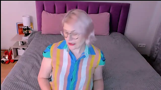 Snapshot of sabrinamacmarren chatting on December 2025 07:06:02 AM sabrinamacmarren online show from December 2025 07:06:02 AM