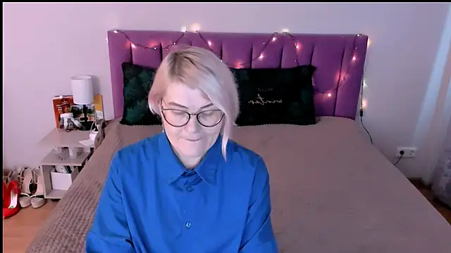 Snapshot of sabrinamacmarren chatting on December 2025 11:26:02 AM sabrinamacmarren online show from December 2025 11:26:02 AM