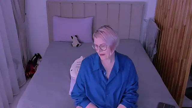 sabrinamacmarren online show from March 2026 08:45:02 PM