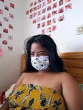 Snapshot of Artinah22 chatting on December 2024 04:45:02 AM Artinah22 online show from December 2024 04:45:02 AM