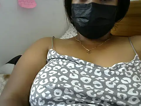 Snapshot of Artinah22 chatting on February 2025 09:11:01 AM Artinah22 online show from February 2025 09:11:01 AM