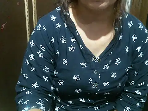 Snapshot of UrsMansi chatting on June 2026 03:47:02 AM UrsMansi online show from June 2026 03:47:02 AM