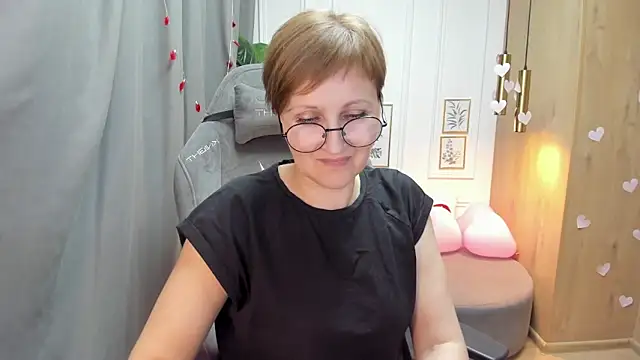 Snapshot of Paris_Cherry chatting on February 2025 07:41:01 PM Paris Cherry online show from February 2025 07:41:01 PM