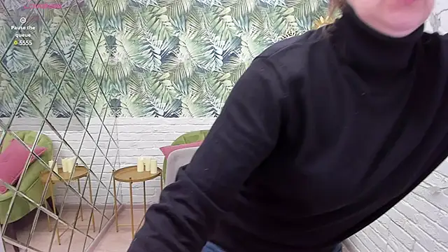 Snapshot of Paris_Cherry chatting on March 2025 04:56:01 AM Paris Cherry online show from March 2025 04:56:01 AM