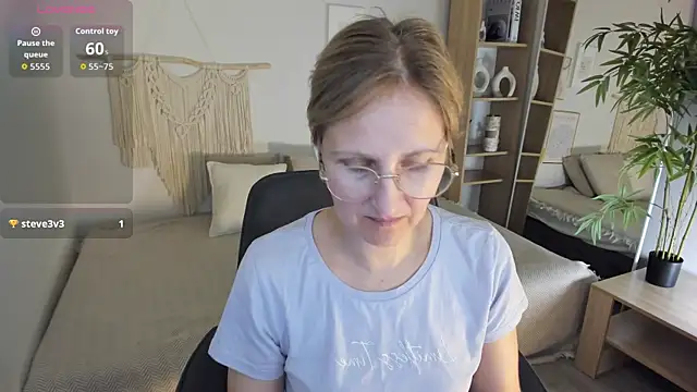 Snapshot of Paris_Cherry chatting on September 2025 07:48:02 PM Paris Cherry online show from September 2025 07:48:02 PM