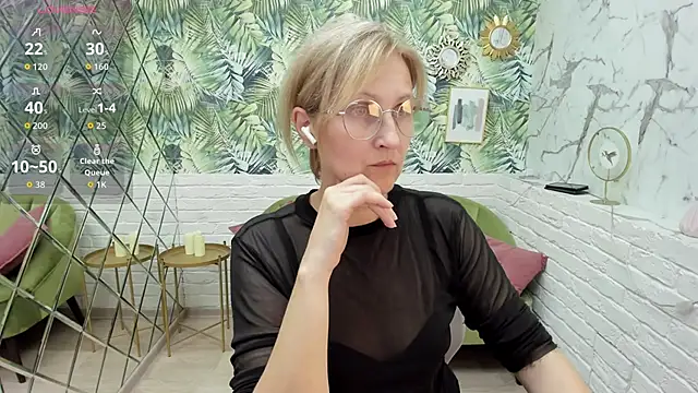 Snapshot of Paris_Cherry chatting on September 2025 08:14:01 PM Paris Cherry online show from September 2025 08:14:01 PM