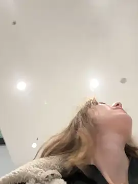 MariiD online show from December 2024 07:10:01 AM