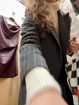 MariiD online show from December 2025 09:14:01 AM