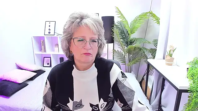 EvelynJoyful online show from October 2025 05:15:01 AM