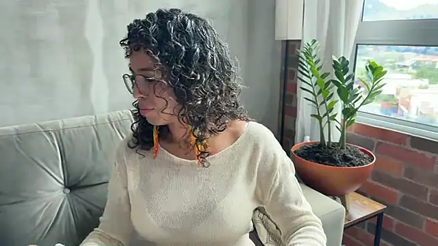 Snapshot of illaroom chatting on February 2025 06:58:02 PM illaroom online show from February 2025 06:58:02 PM