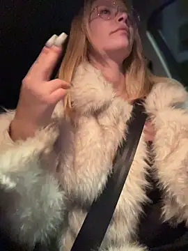 AnastasiaAniess online show from April 2026 07:31:02 PM