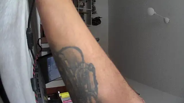 Snapshot of tctwo chatting on October 2025 12:00:02 PM tctwo online show from October 2025 12:00:02 PM