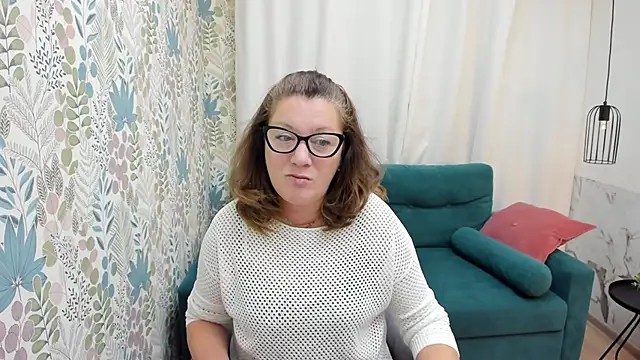 Snapshot of LeaPure chatting on November 2025 05:05:01 AM LeaPure online show from November 2025 05:05:01 AM