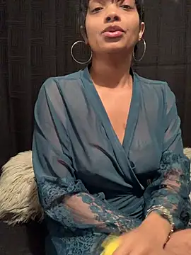 Rakiyahcharms online show from January 2025 03:14:02 PM