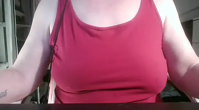 Snapshot of heidi60 chatting on March 2025 04:11:01 PM heidi60 online show from March 2025 04:11:01 PM