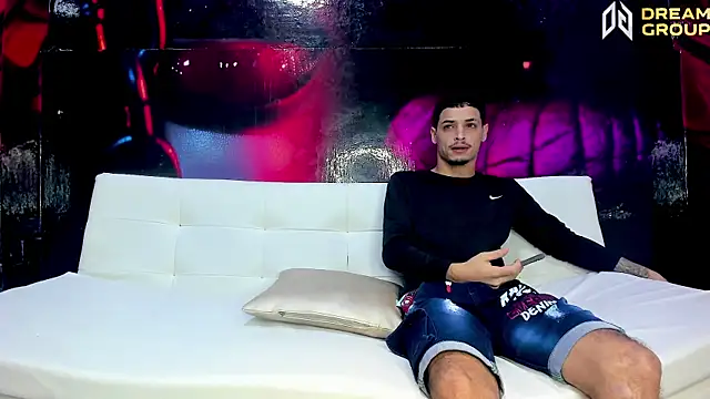 AmazingPartys online show from November 2025 07:30:02 PM