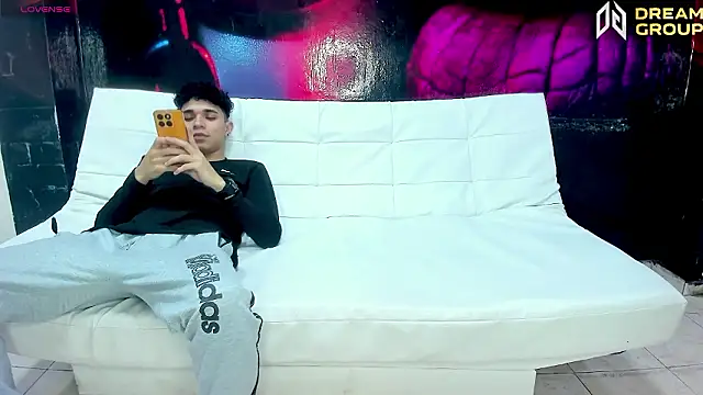 AmazingPartys online show from March 2026 07:32:01 PM