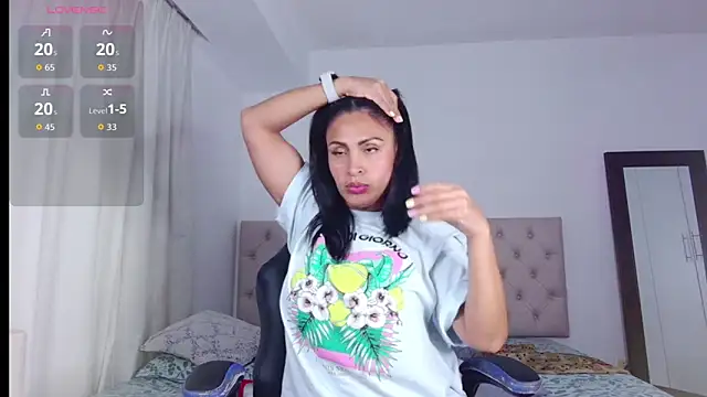 ms freyax online show from September 2025 02:05:01 AM