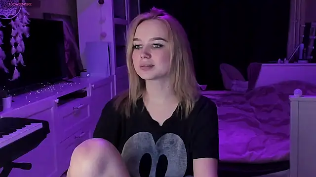 MaryDreaminess online show from February 2025 08:26:01 PM