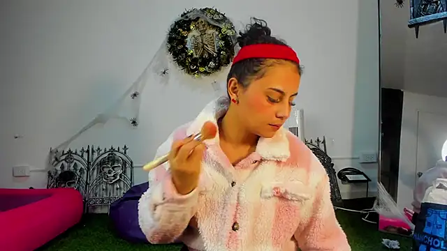 Snapshot of AbbyTaylorr chatting on October 2025 03:47:02 AM AbbyTaylorr online show from October 2025 03:47:02 AM