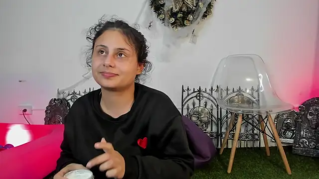 Snapshot of AbbyTaylorr chatting on October 2025 02:19:01 AM AbbyTaylorr online show from October 2025 02:19:01 AM