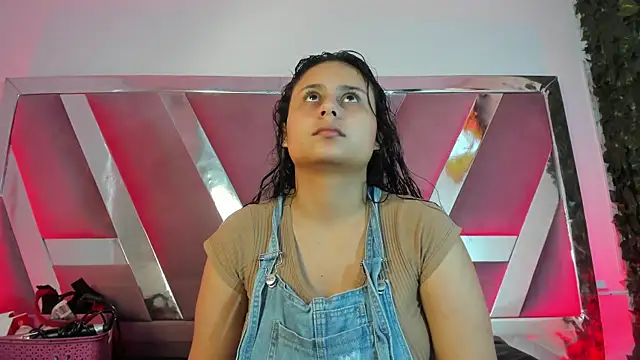 Snapshot of AbbyTaylorr chatting on November 2025 09:14:01 PM AbbyTaylorr online show from November 2025 09:14:01 PM