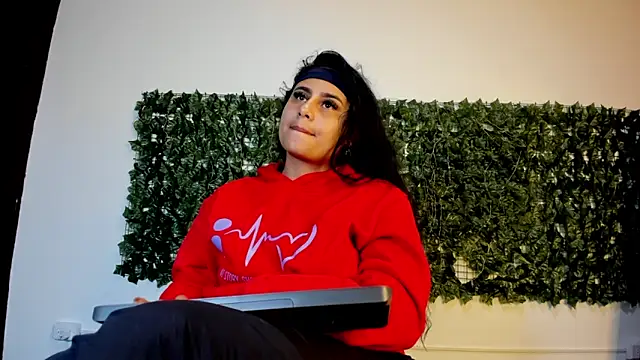 AbbyTaylorr online show from April 2026 12:27:01 AM