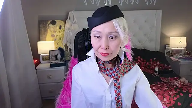 RoxalanaStar online show from March 2026 10:04:02 AM