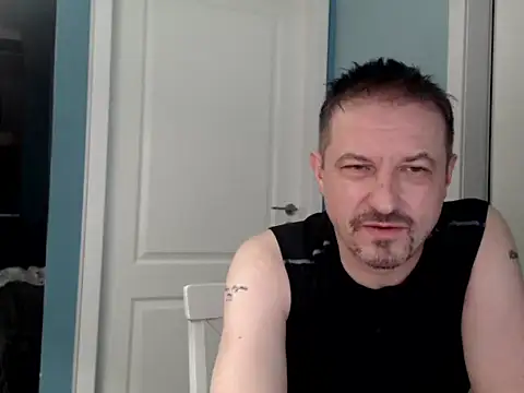 Snapshot of MisterFaithRO chatting on April 2026 08:00:02 PM MisterFaithRO online show from April 2026 08:00:02 PM