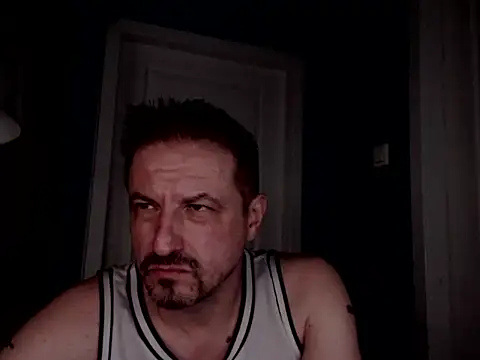 Snapshot of MisterFaithRO chatting on April 2026 11:24:01 PM MisterFaithRO online show from April 2026 11:24:01 PM