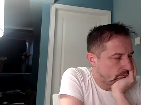 Snapshot of MisterFaithRO chatting on April 2026 05:30:01 PM MisterFaithRO online show from April 2026 05:30:01 PM