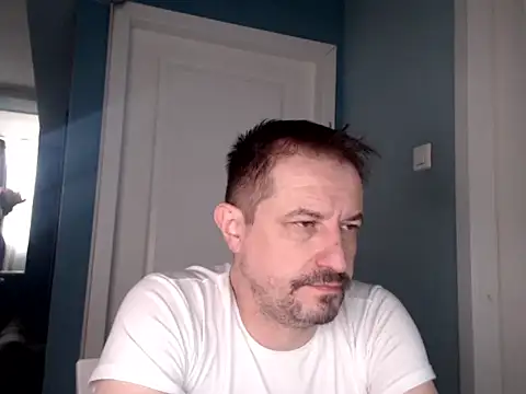 Snapshot of MisterFaithRO chatting on April 2026 06:31:02 AM MisterFaithRO online show from April 2026 06:31:02 AM