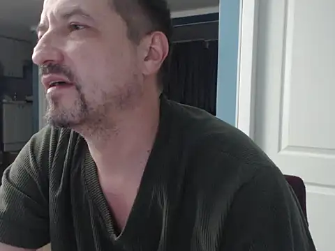 Snapshot of MisterFaithRO chatting on May 2026 01:47:02 AM MisterFaithRO online show from May 2026 01:47:02 AM