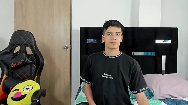 Dimitrixxx   online show from September 2025 04:42:01 PM