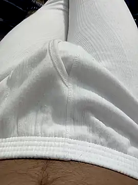 Snapshot of Babyucum4me chatting on December 2024 04:48:01 PM Babyucum4me online show from December 2024 04:48:01 PM