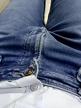 Snapshot of Babyucum4me chatting on January 2025 06:31:01 PM Babyucum4me online show from January 2025 06:31:01 PM