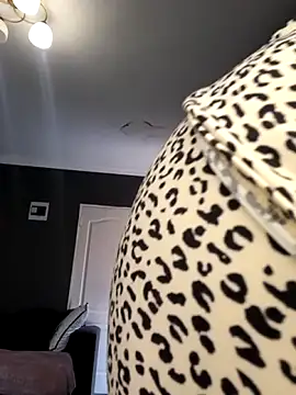 SWEETDOLLY29XX online show from May 2026 05:38:01 AM