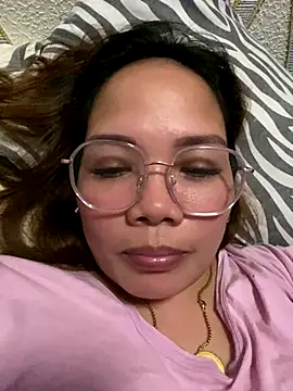 BURBERRY69 online show from October 2025 05:11:01 PM