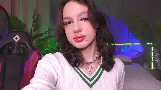 Snapshot of Devilinee chatting on December 2024 07:58:02 AM Devilinee online show from December 2024 07:58:02 AM