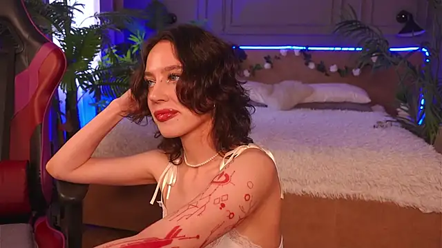 Snapshot of Devilinee chatting on September 2025 06:48:02 AM Devilinee online show from September 2025 06:48:02 AM