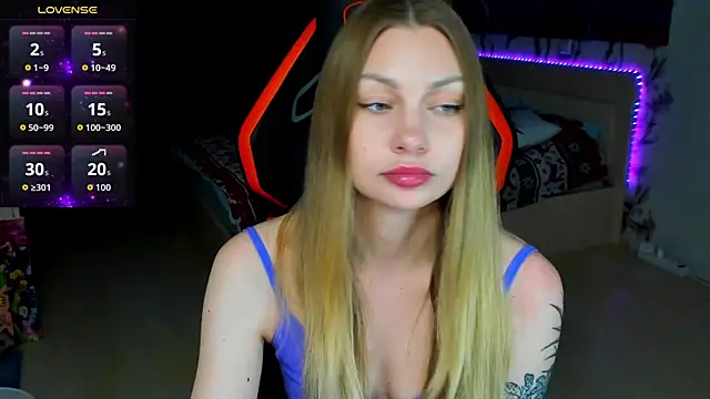 BiMolly online show from April 2026 08:57:02 PM
