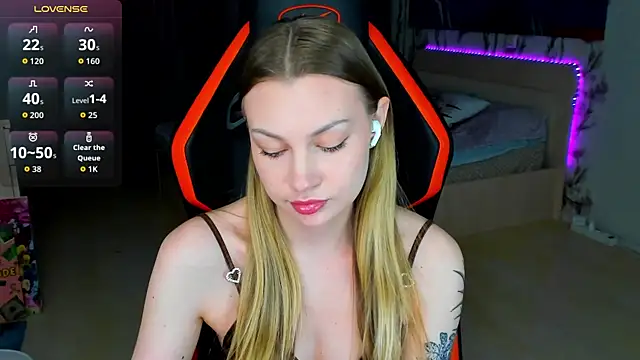 BiMolly online show from May 2026 03:45:02 AM
